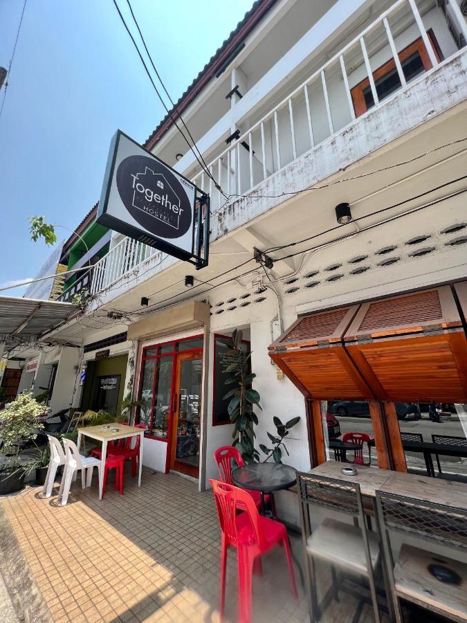Together Backpackers Hostel 치앙라이 외부 사진