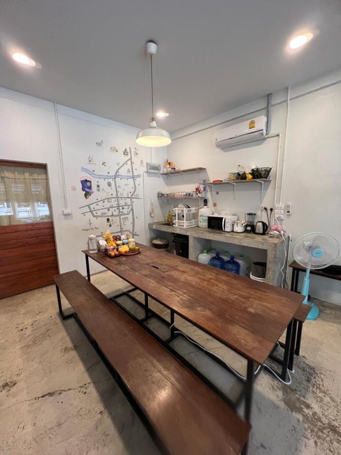 Together Backpackers Hostel 치앙라이 외부 사진