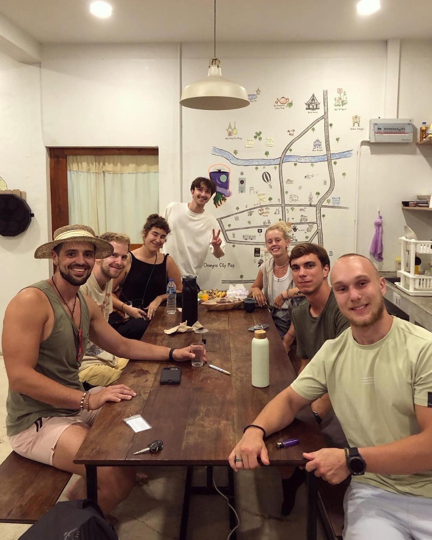 Together Backpackers Hostel 치앙라이 외부 사진